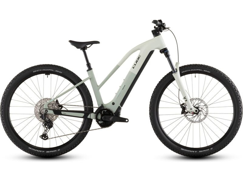 CUBE Reaction Hybrid Pro 800 click to zoom image