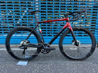 COLNAGO C68 Red/black Ult Di2 12spd ENVE BB Ceramic Speed click to zoom image