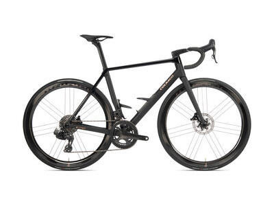 COLNAGO C72 Disc 2026 Carbon Road Race Bike with Dura Ace Di2, ENVE 4.5 SES