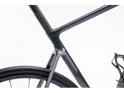 COLNAGO V4 Disc 2025 Complete Road Bike Ultegra Di2 12 Speed Black Grey, VDDK click to zoom image