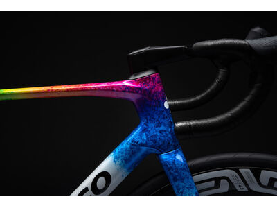 COLNAGO V5rs Disc 2025 Carbon Road Complete Bike Dura Ace Di2 click to zoom image