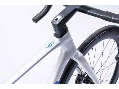 COLNAGO V5rs Disc 2025 Carbon Road Complete Bike Dura Ace Di2 White Blue click to zoom image