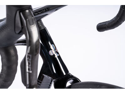 COLNAGO V5rs Disc 2025 Carbon Road Complete Bike Ultegra Di2 Black Grey click to zoom image