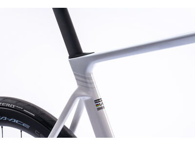 COLNAGO V5rs Disc 2025 Carbon Road Complete Bike Ultegra Di2 White Blue click to zoom image