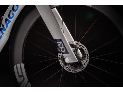 COLNAGO Y1RS Disc 2025 Carbon TT Aero Frameset White & Blue Decal click to zoom image