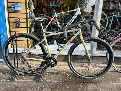 GENESIS Croix De Fer 30 XSmall X Small Pavement  click to zoom image