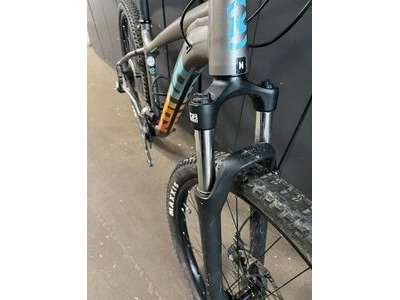 KONA Lana'I Grey Medium MD Grey  click to zoom image