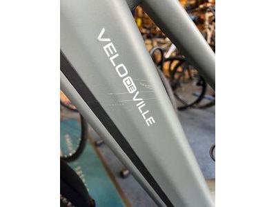 VELO DE VILLE SEB 990 Shimano CUES 9 U4000 48cm Eucalyptus Green Matt Trapez frame click to zoom image